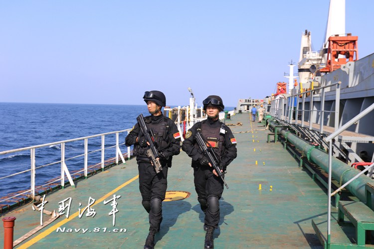 中國海軍隨船護(hù)衛(wèi)官兵嚴(yán)守鐵律贏得“點贊”